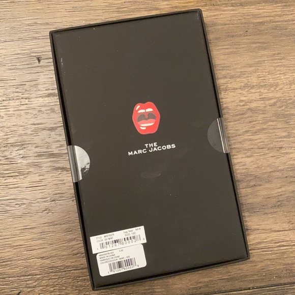 New Marc Jacob’s IPhone 11 Pro Case - Picture 2 of 2